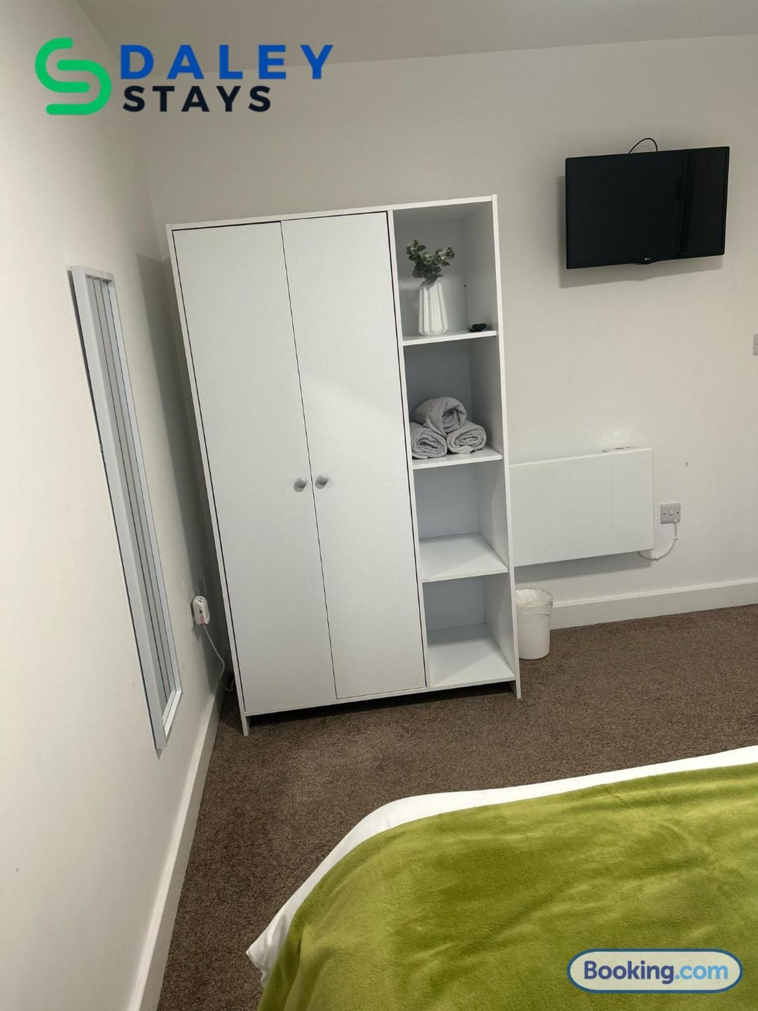 Failsworth Luxury Apartment With Free Parking By Daley Stays Manchester Exterior foto